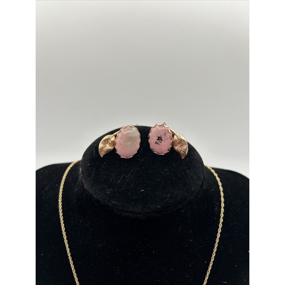 Pink Rhodonite Quartz In Gold Tone Necklace And Screw Back Closure Earring Set - Picture 3 of 3